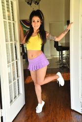 pornstar jynx correra shake it 1 167x250