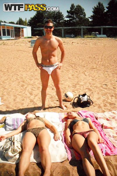 Pornstar Dasi West A Few Beginner Sluts Having Laugh On Seashore
