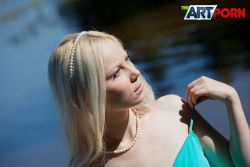 pornstar mirta blonde style presentations her stunning frame glamour pics 2 250x167