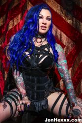 pornstar tremendous sizzling jenevieve hexxx poses for the digital camera 4 167x250